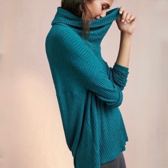 Mine won't make you look frumpy - promise! 🤣 So many {Anthropologie} sweaters! - Picture 6 of 15